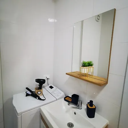 Lägenhet New In Center - Free Private Parking