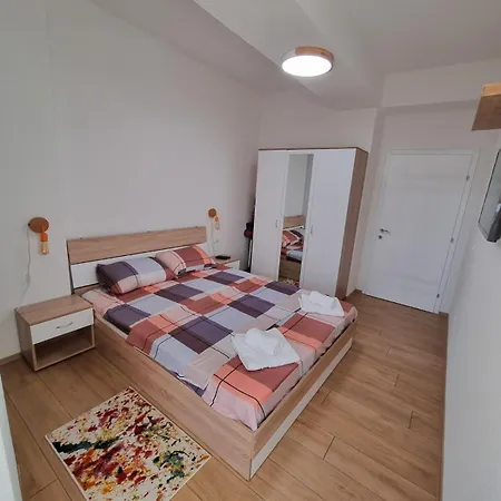 New Modern With Fast Wi-fi & Free Private Parking * Escópia