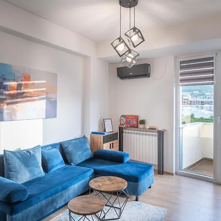 New Modern With Fast Wi-fi & Free Private Parking * Escópia