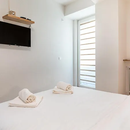Apartamento New Modern With Fast Wi-fi & Free Private Parking *