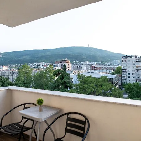 New Modern With Fast Wi-fi & Free Private Parking *