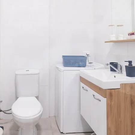 New Modern With Fast Wi-fi & Free Private Parking Apartamento