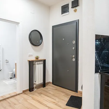 Apartamento New Modern With Fast Wi-fi & Free Private Parking