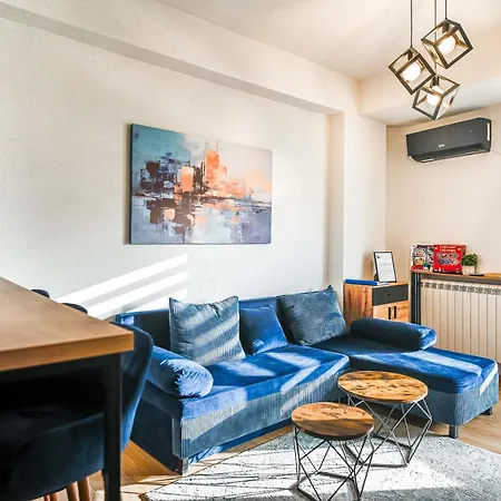 Apartamento New Modern With Fast Wi-fi & Free Private Parking *
