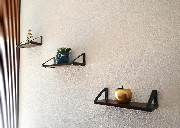 New In Center - Free Private Parking *