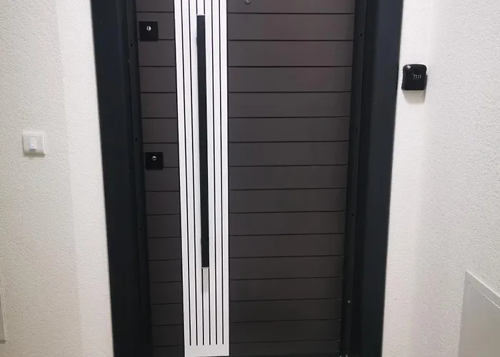 New In Center - Free Private Parking 斯科普里