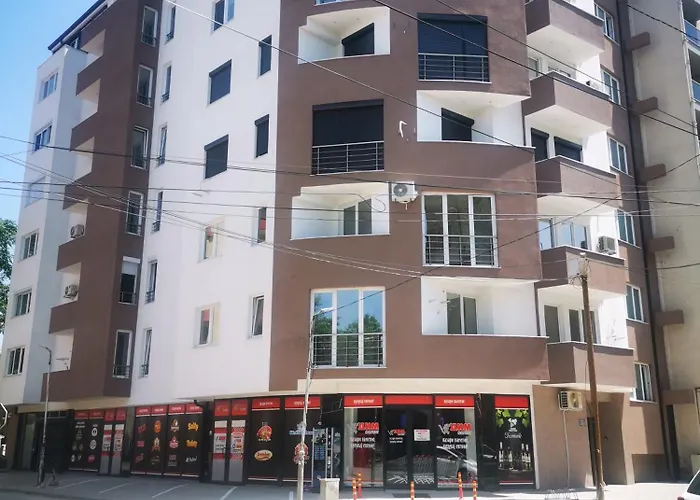 New In Center - Free Private Parking *